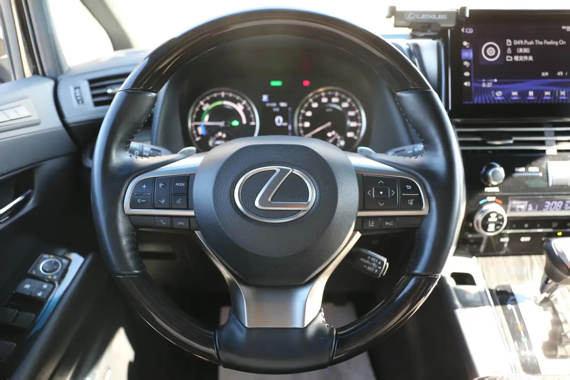 Lexus LM 2023 г. 45077 км. — фото 7