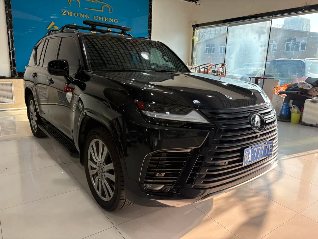 Lexus LX 2023 г. 60065 км. — фото 3