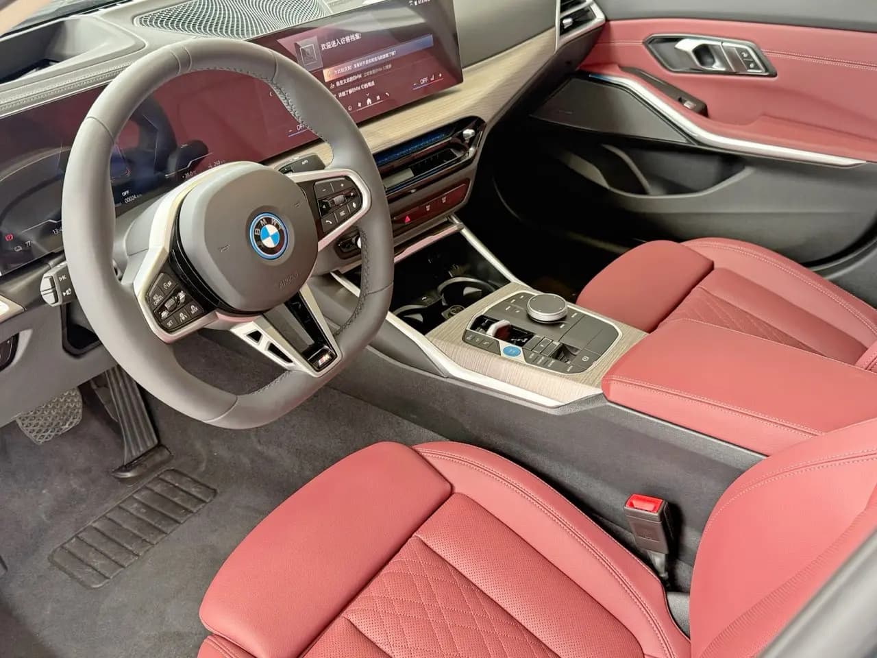 BMW i3 2025 г. — фото 12