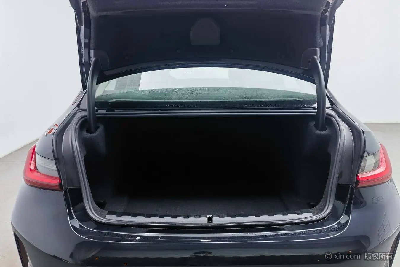 BMW 3 Series 2023 г. 45839 км. — фото 17