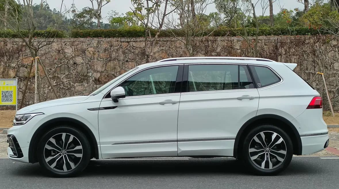 Volkswagen Tiguan L 2023 г. 7107 км. — фото 3