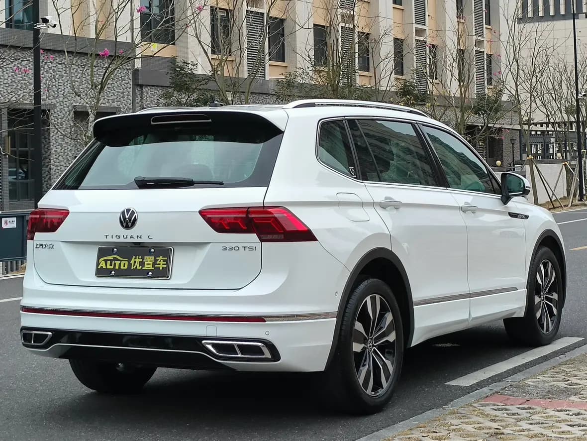 Volkswagen Tiguan L 2023 г. 7107 км. — фото 5