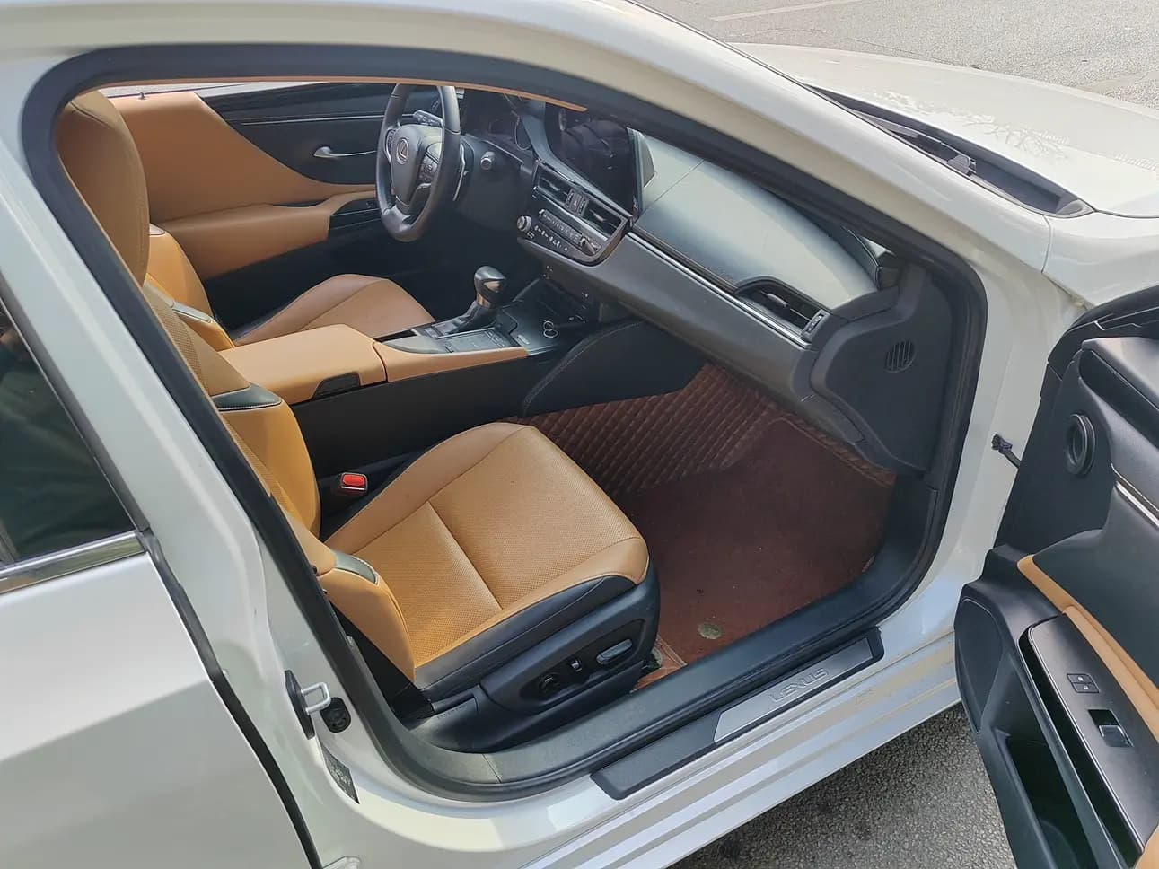 Lexus ES 2022 г. 80021 км. — фото 7