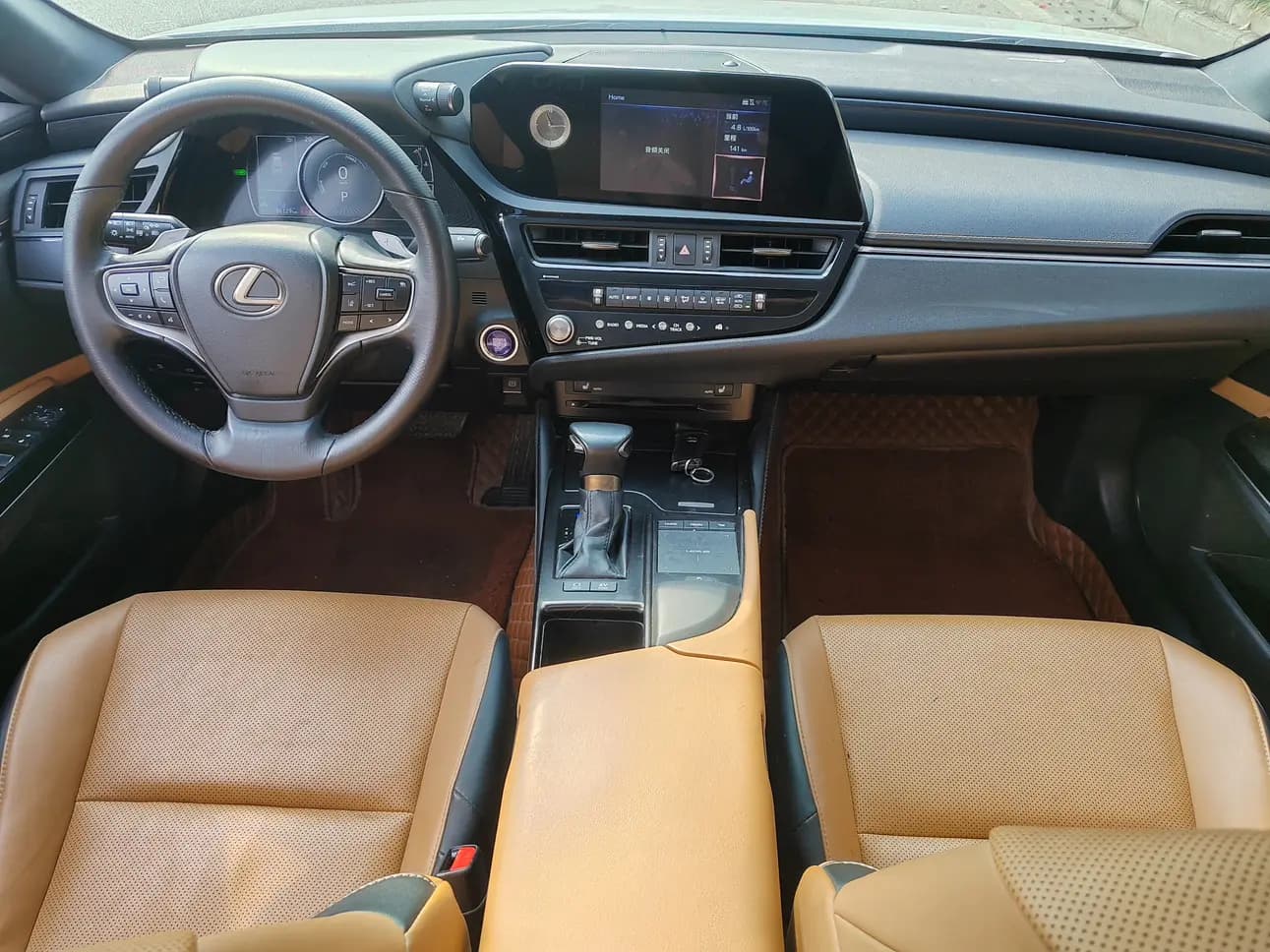 Lexus ES 2022 г. 80021 км. — фото 9