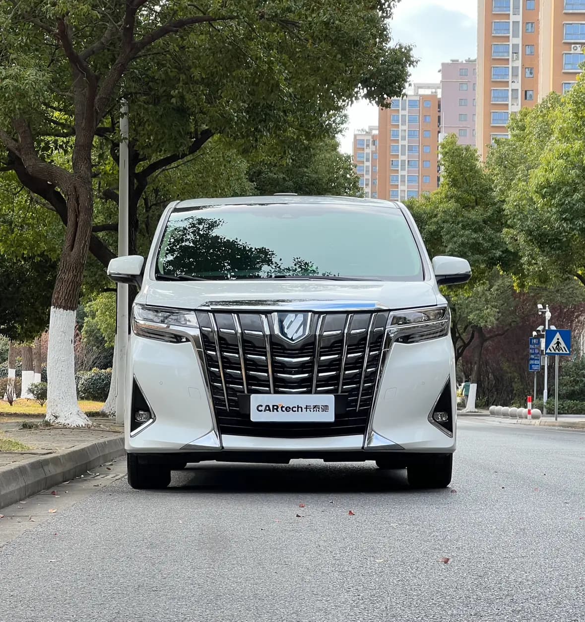 Toyota Alphard 2021 г. 85129 км. — фото 2