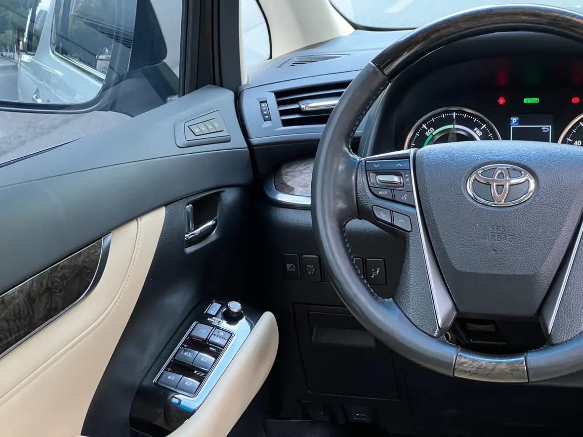 Toyota Alphard 2021 г. 85129 км. — фото 11