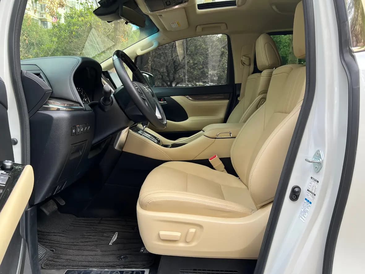 Toyota Alphard 2021 г. 85129 км. — фото 13