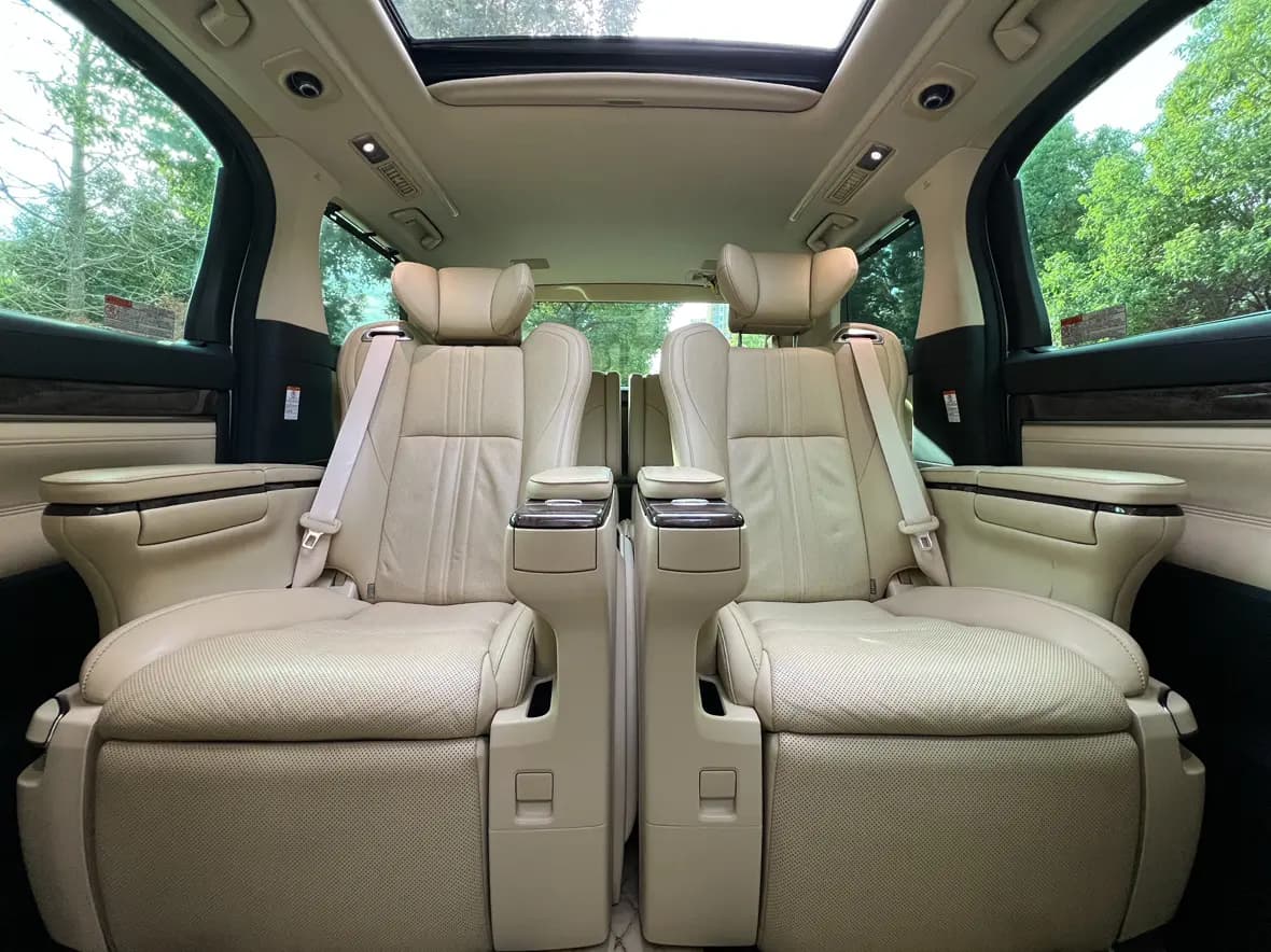 Toyota Alphard 2021 г. 85129 км. — фото 14