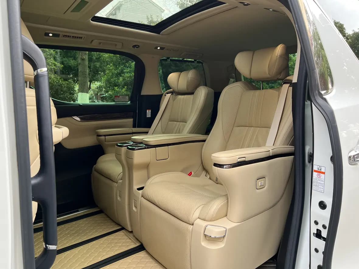 Toyota Alphard 2021 г. 85129 км. — фото 15