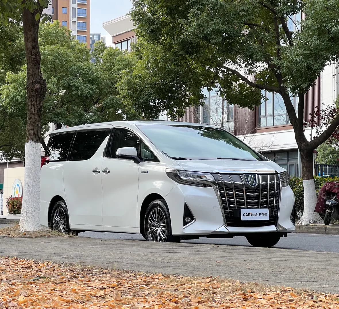 Toyota Alphard 2021 г. 85129 км. — фото 3