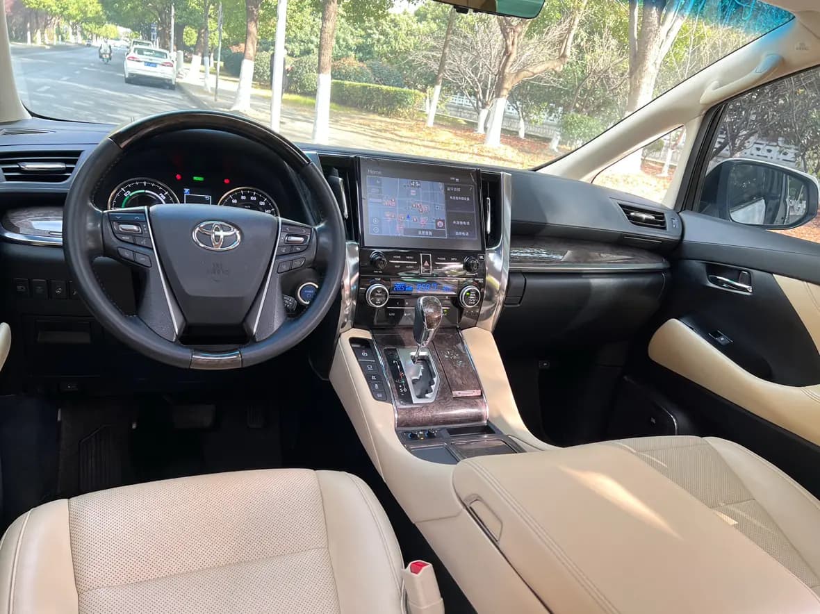 Toyota Alphard 2021 г. 85129 км. — фото 6