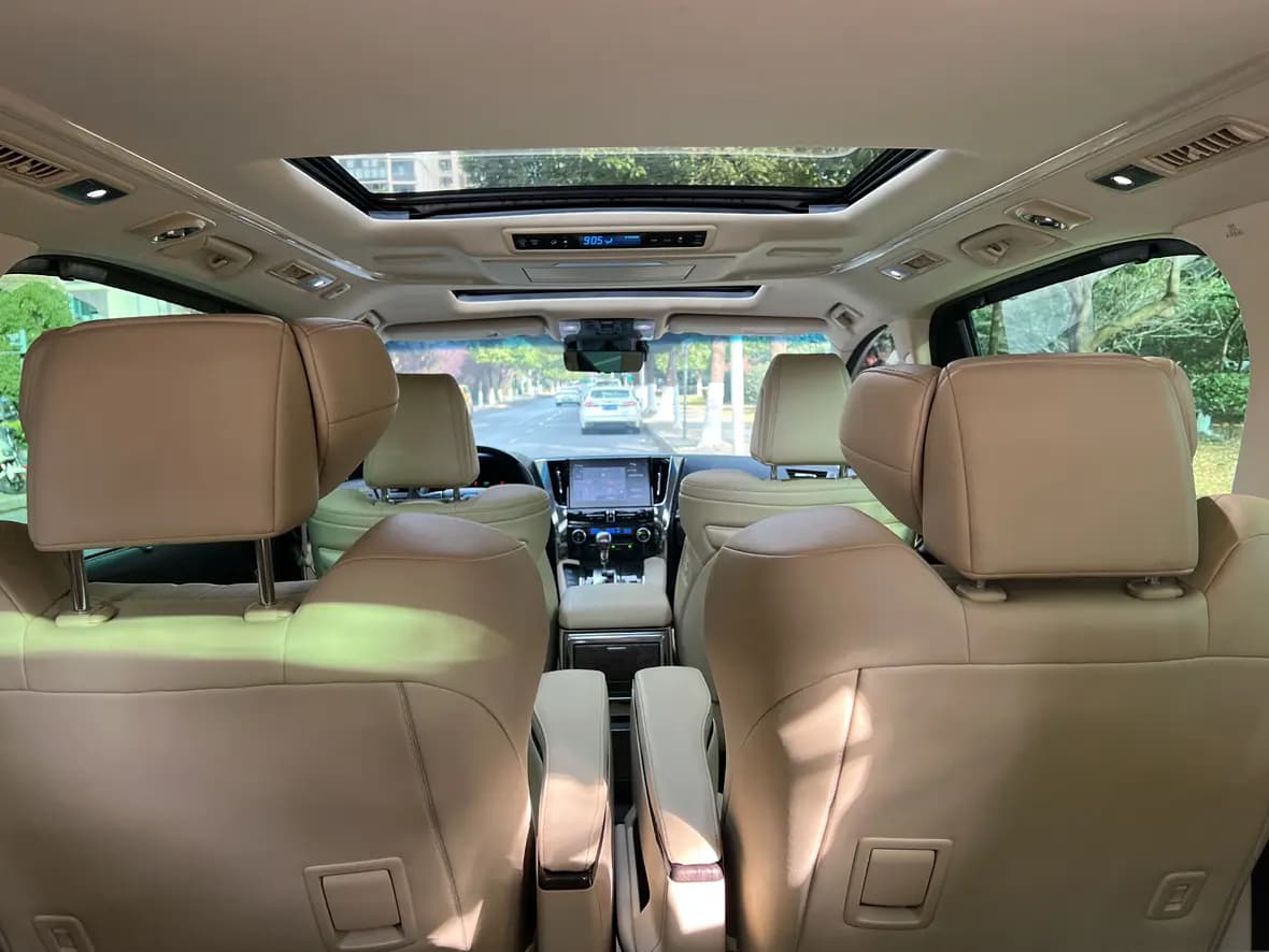 Toyota Alphard 2021 г. 85129 км. — фото 10