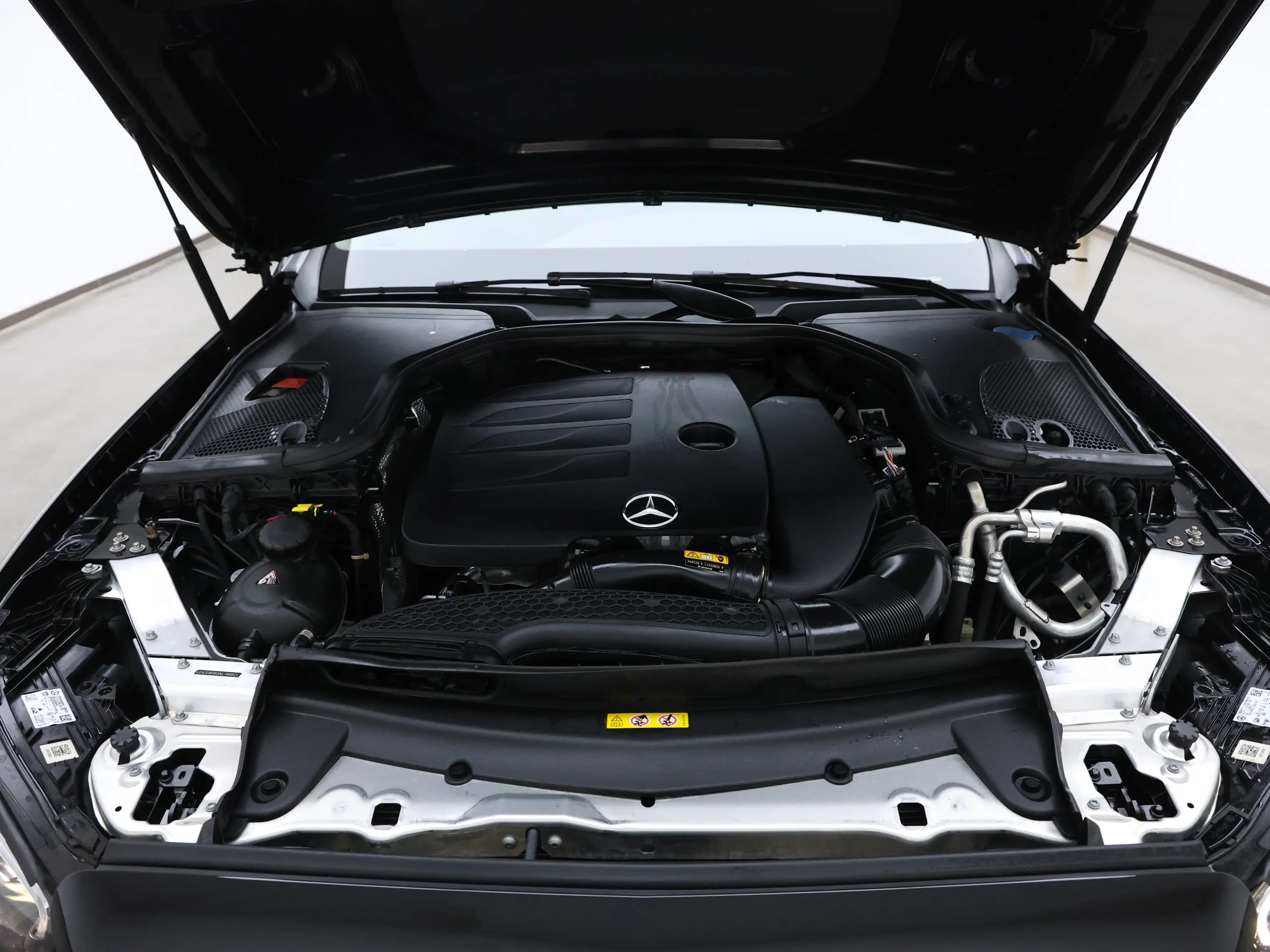 Mercedes-Benz E-Class 2022 г. 47061 км. — фото 10