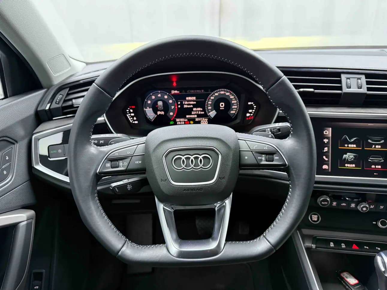 Audi Q3 2021 г. 36116 км. — фото 16