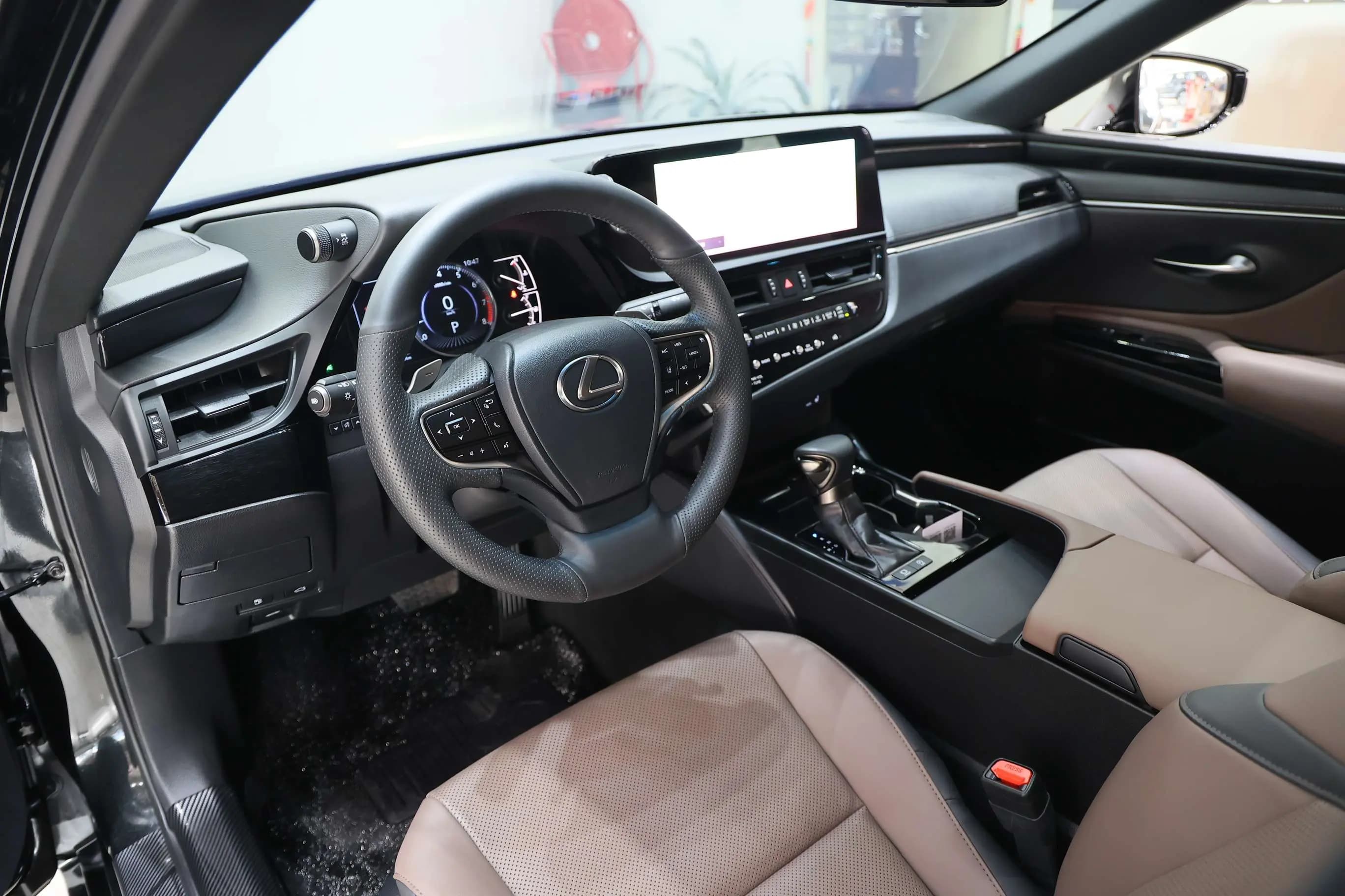 Lexus ES 2024 г. 18022 км. — фото 12