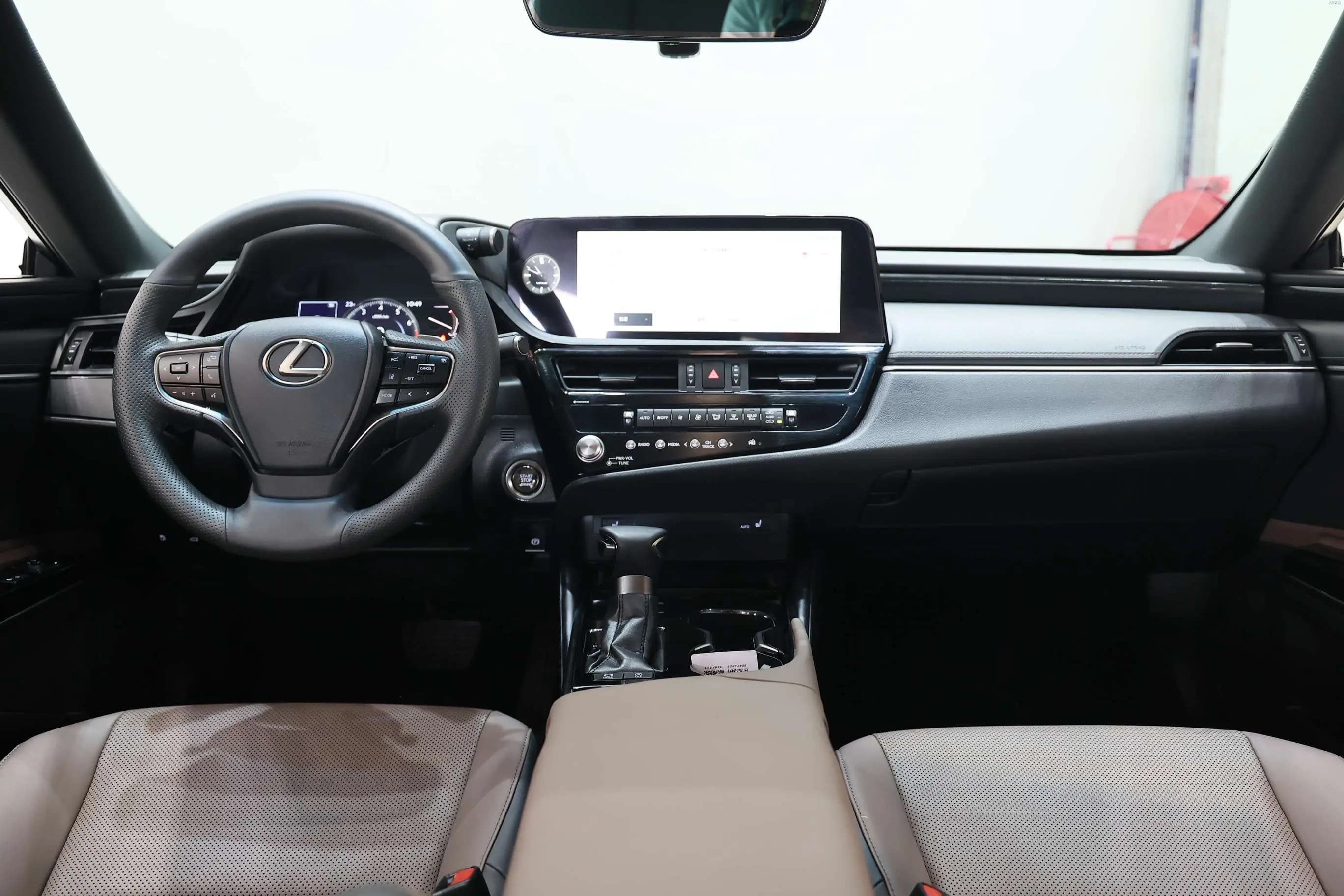 Lexus ES 2024 г. 18022 км. — фото 16