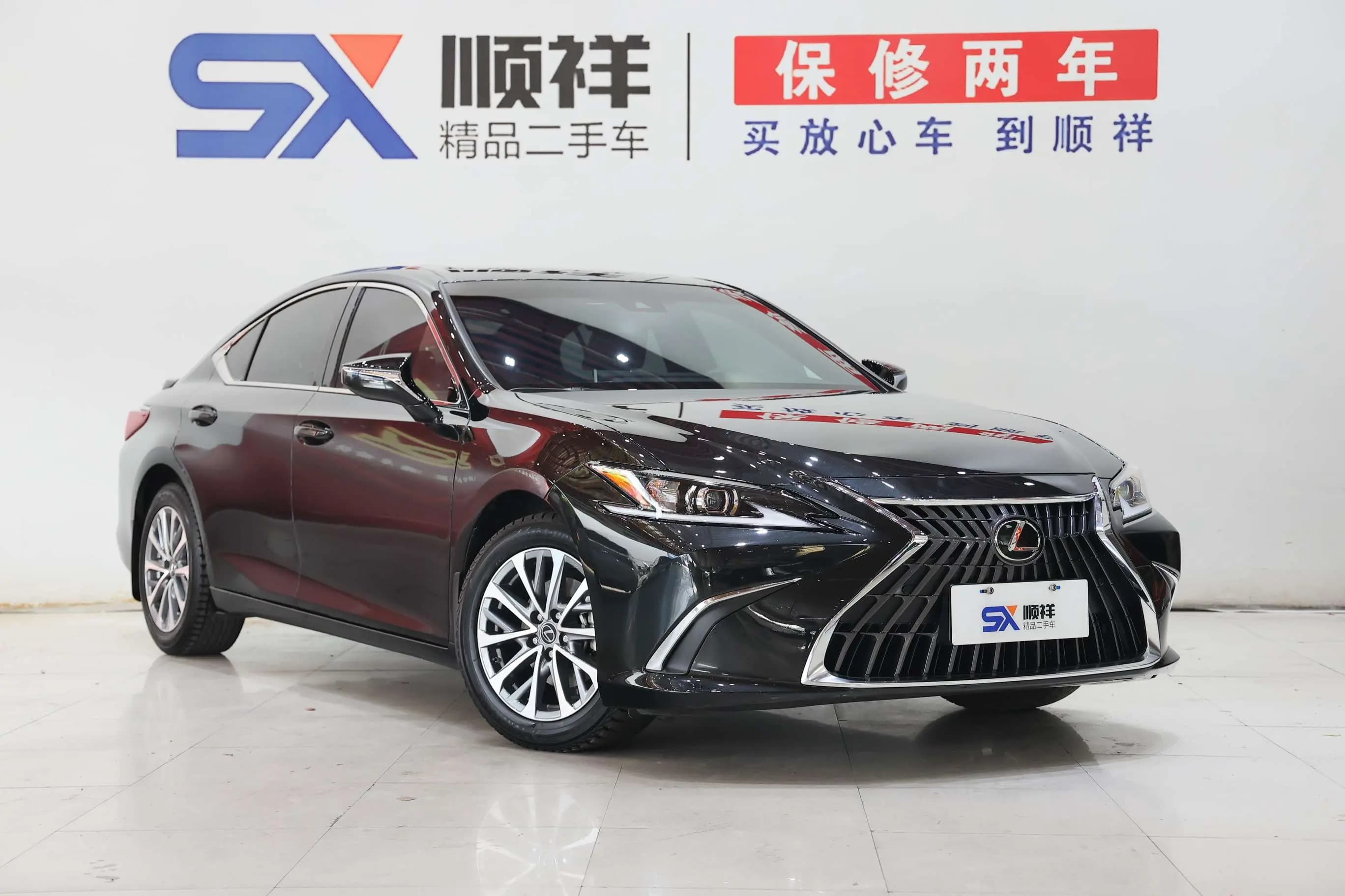 Lexus ES 2024 г. 18022 км. — фото 3