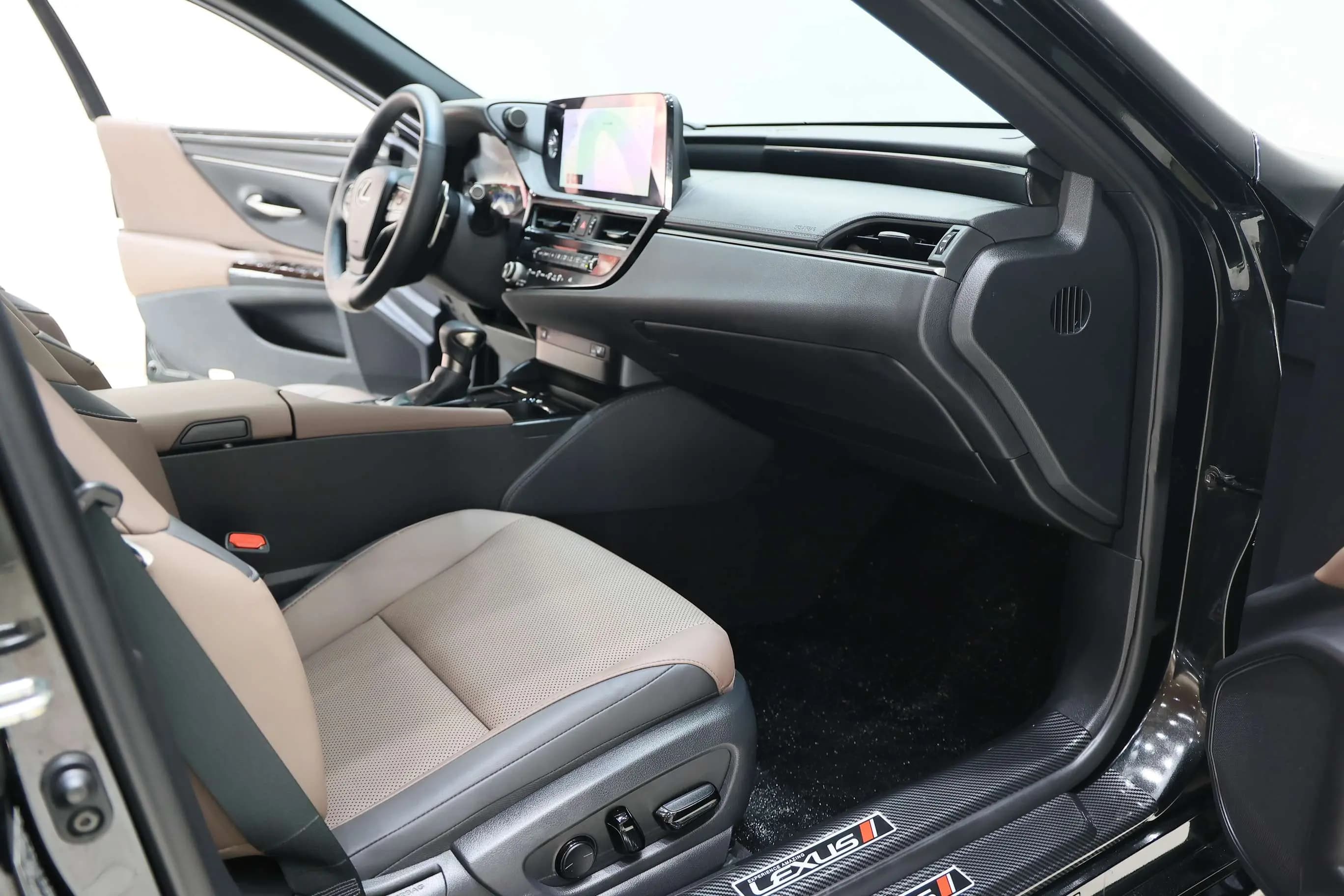 Lexus ES 2024 г. 18022 км. — фото 10