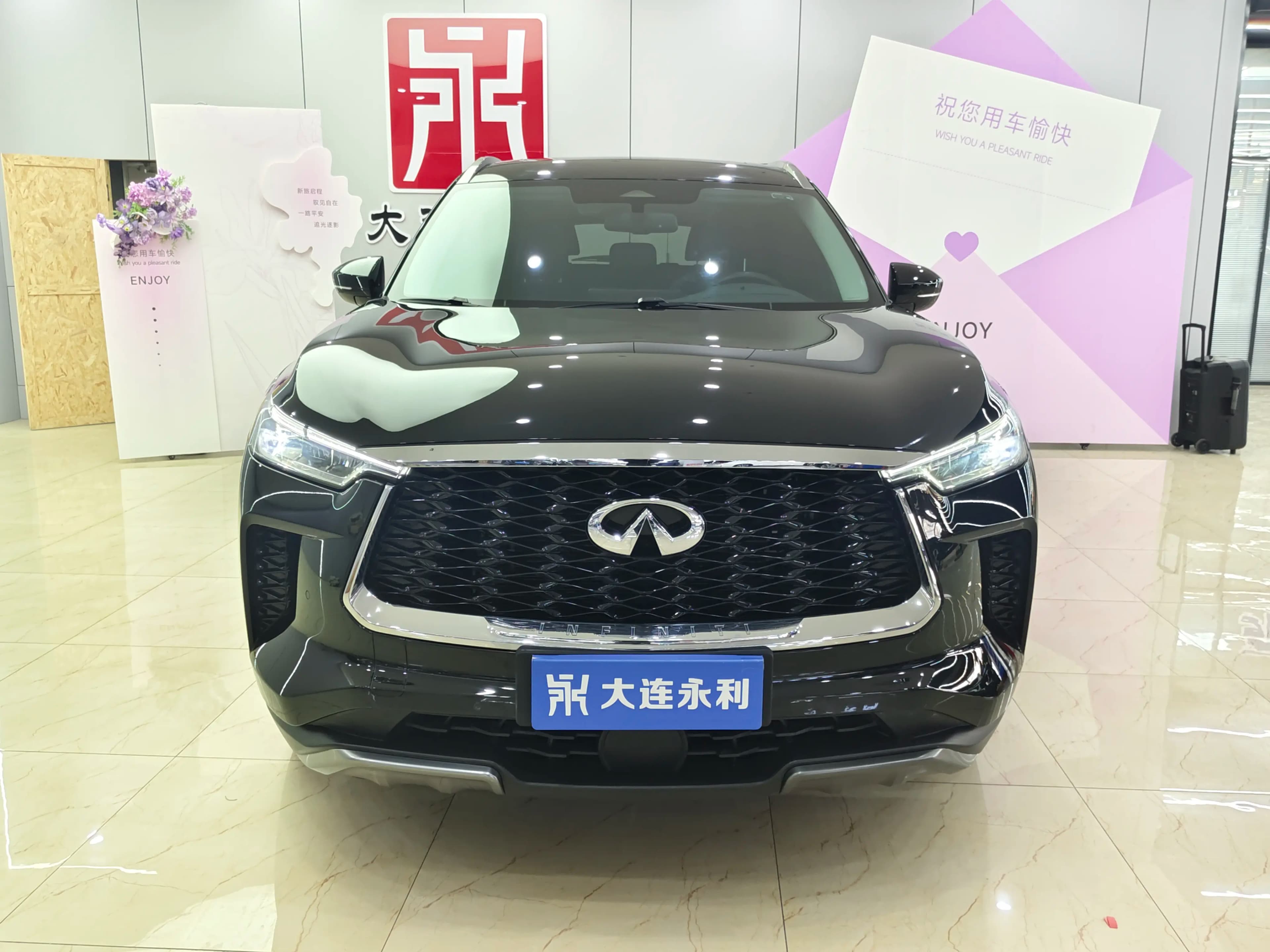 Infiniti QX60 2023 г. 23120 км. — фото 2