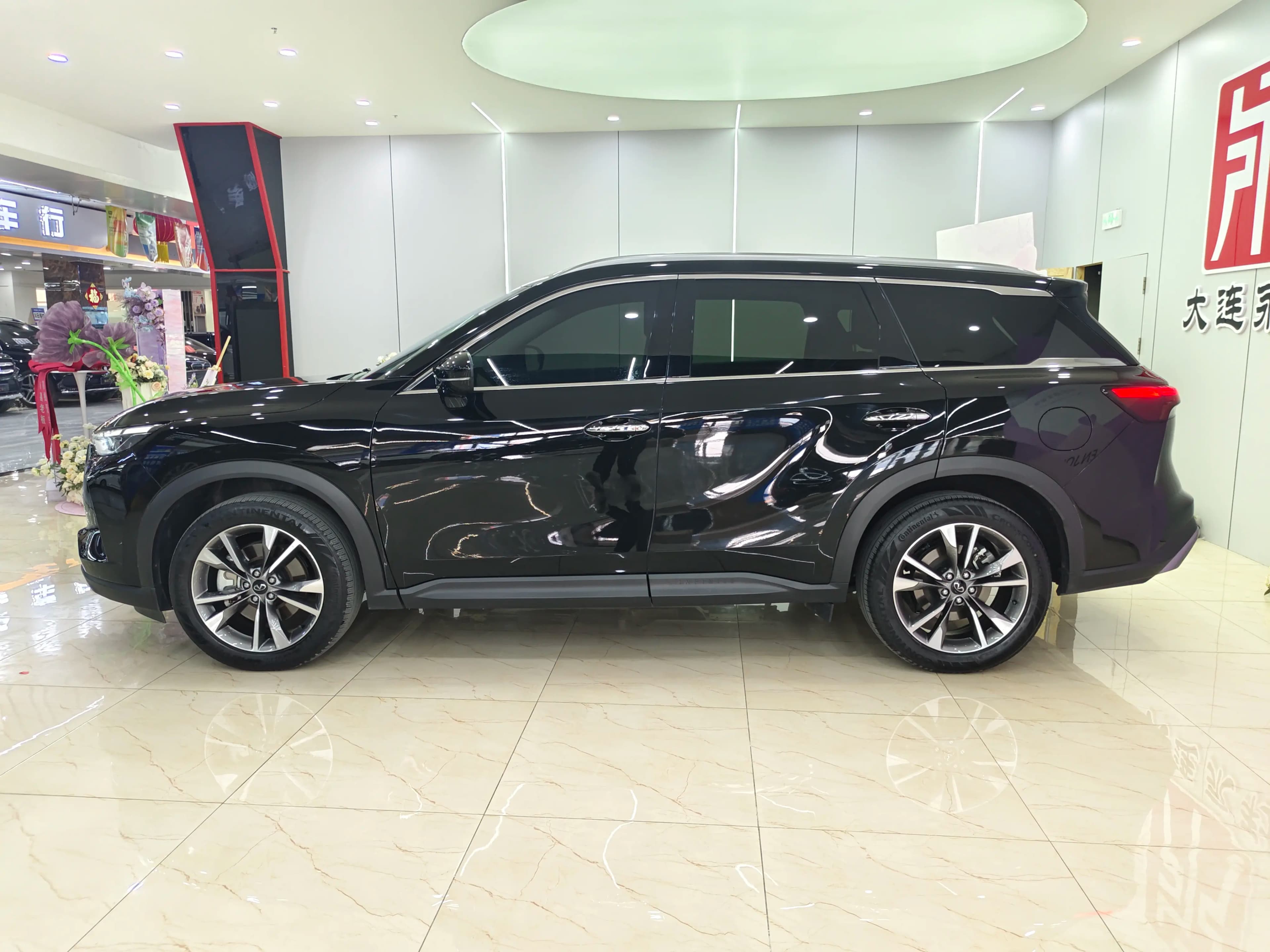 Infiniti QX60 2023 г. 23120 км. — фото 4