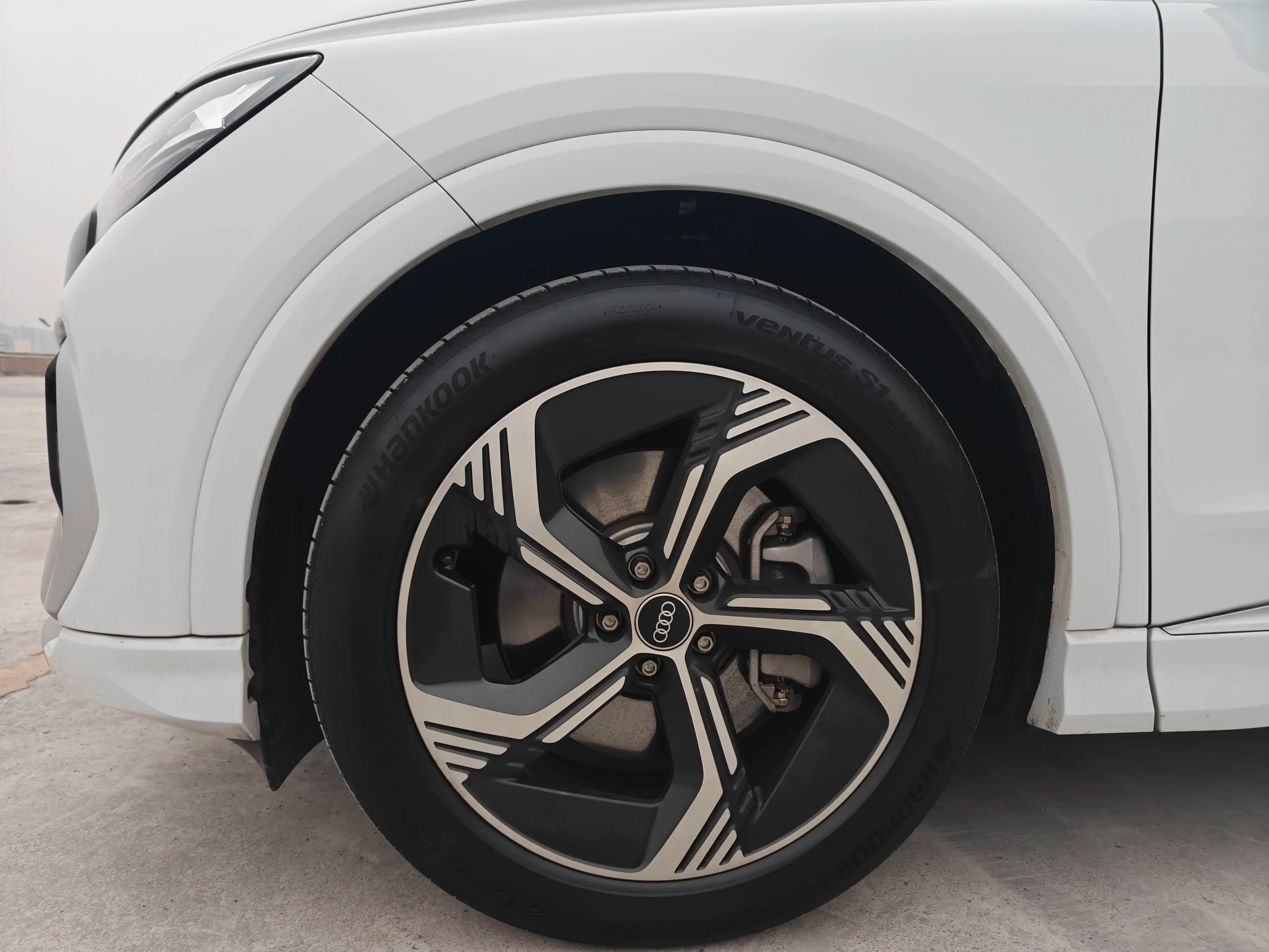Audi Q4 e-tron 2025 г. 9794 км. — фото 11