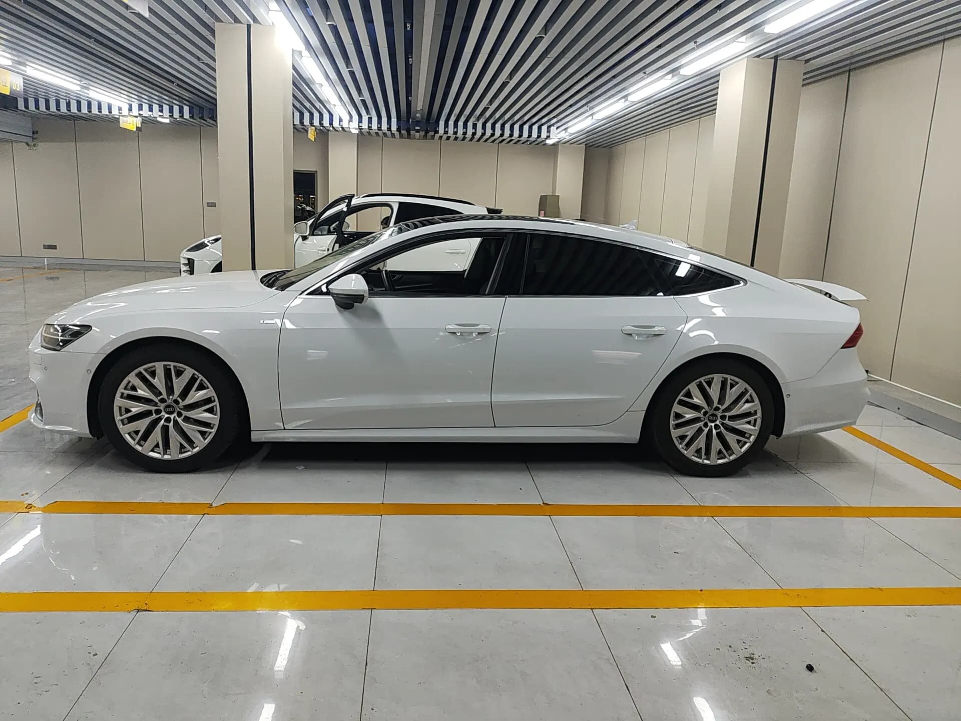 Audi A7 2022 г. 72987 км. — фото 2