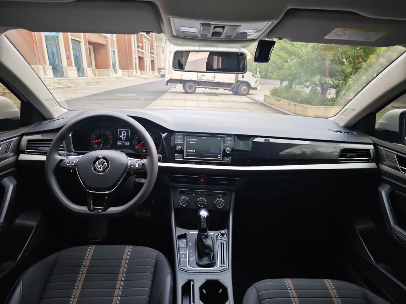 Volkswagen Lavida 2022 г. 71125 км. — фото 13