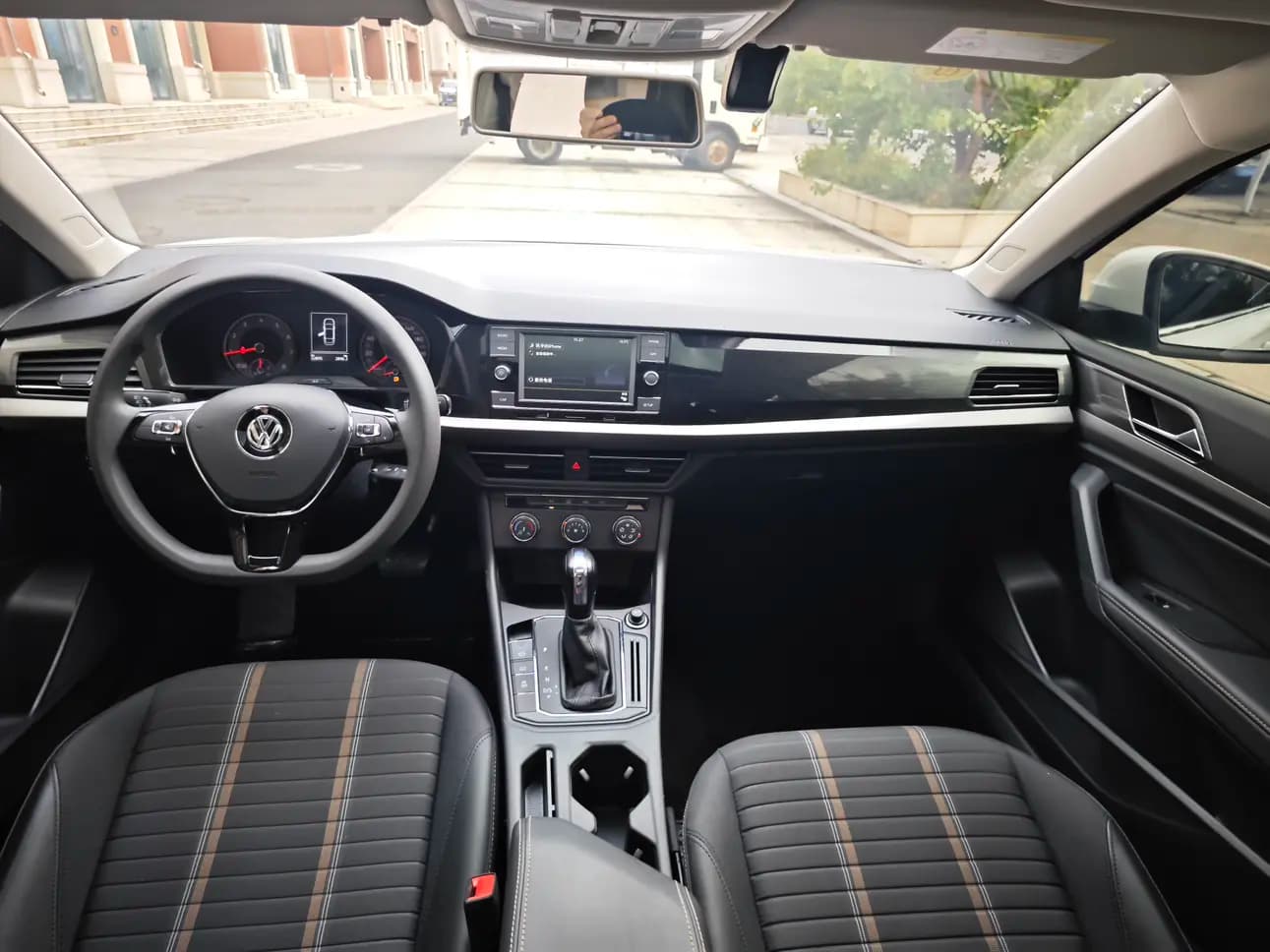 Volkswagen Lavida 2022 г. 71125 км. — фото 17
