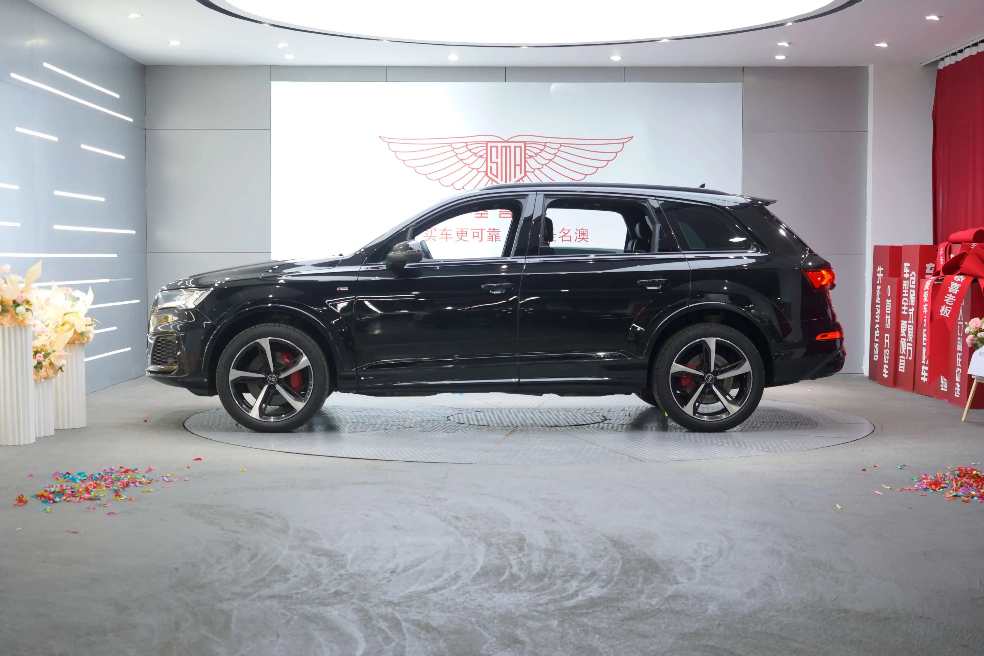Audi Q7 2022 г. 59047 км. — фото 3