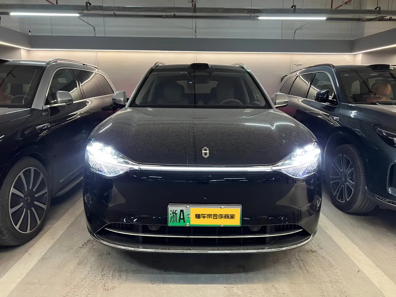 AITO M9 2024 г. 11127 км. — фото 2