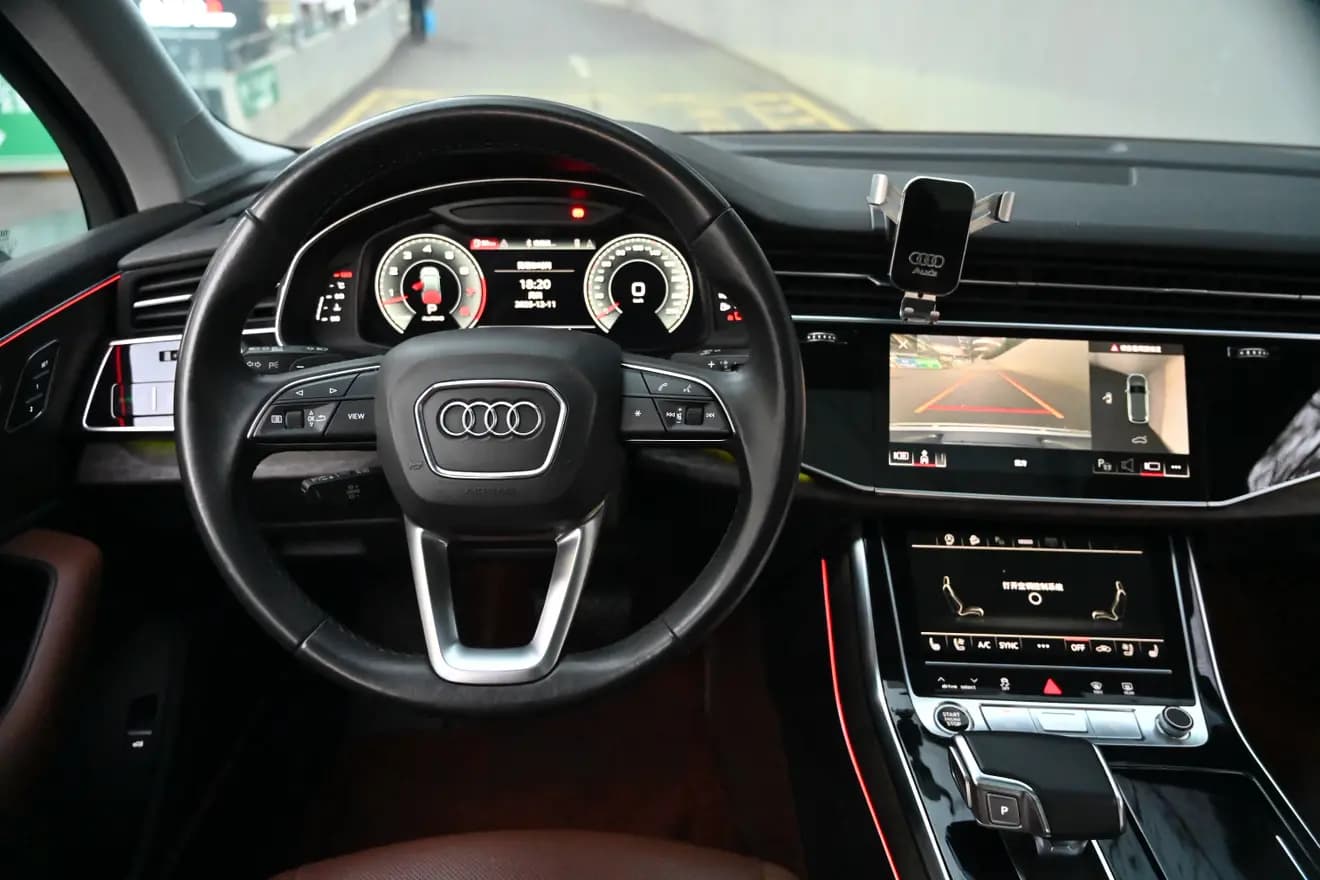 Audi Q7 2022 г. 62033 км. — фото 19