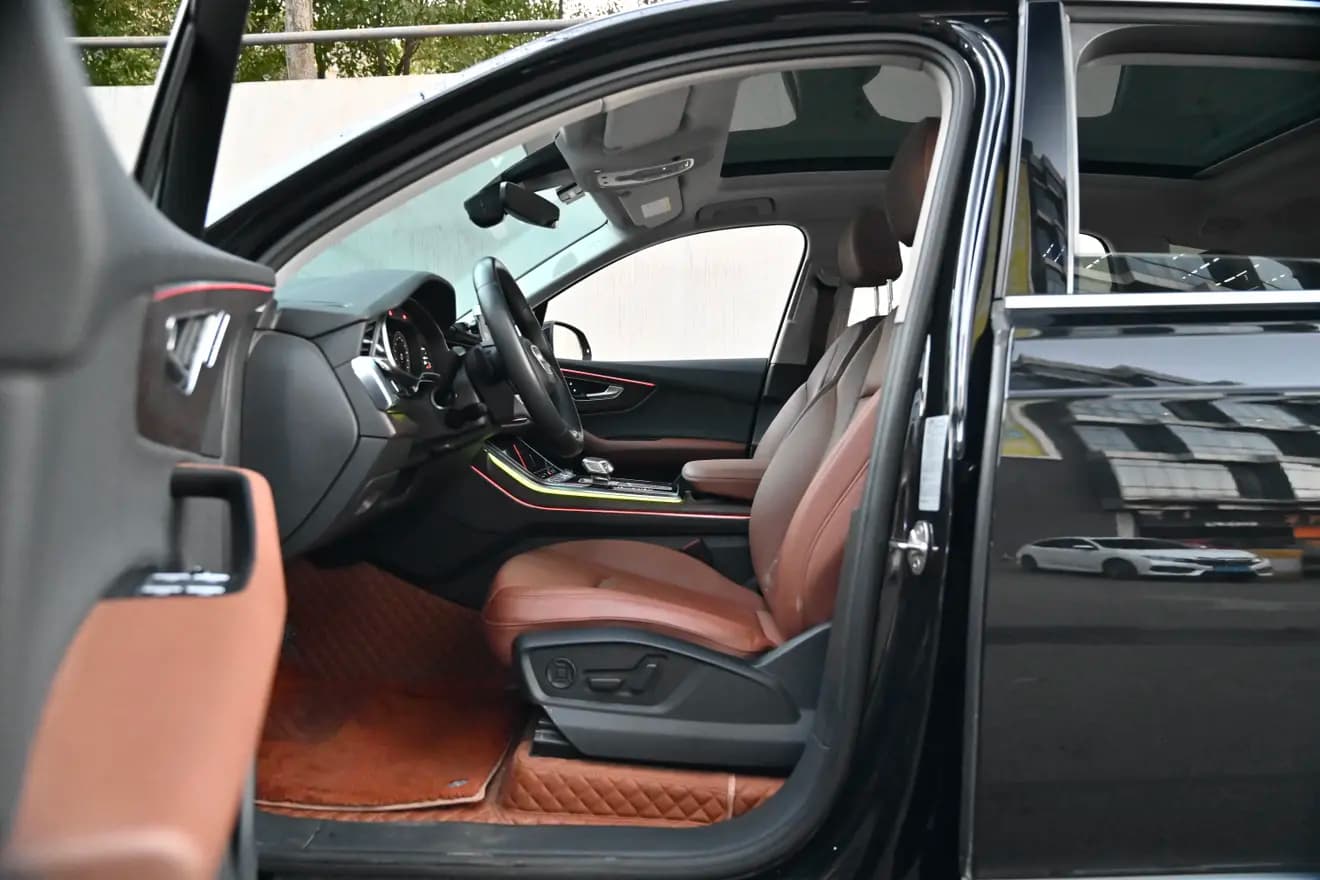 Audi Q7 2022 г. 62033 км. — фото 20
