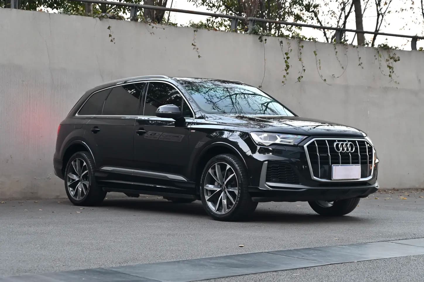 Audi Q7 2022 г. 62033 км. — фото 3