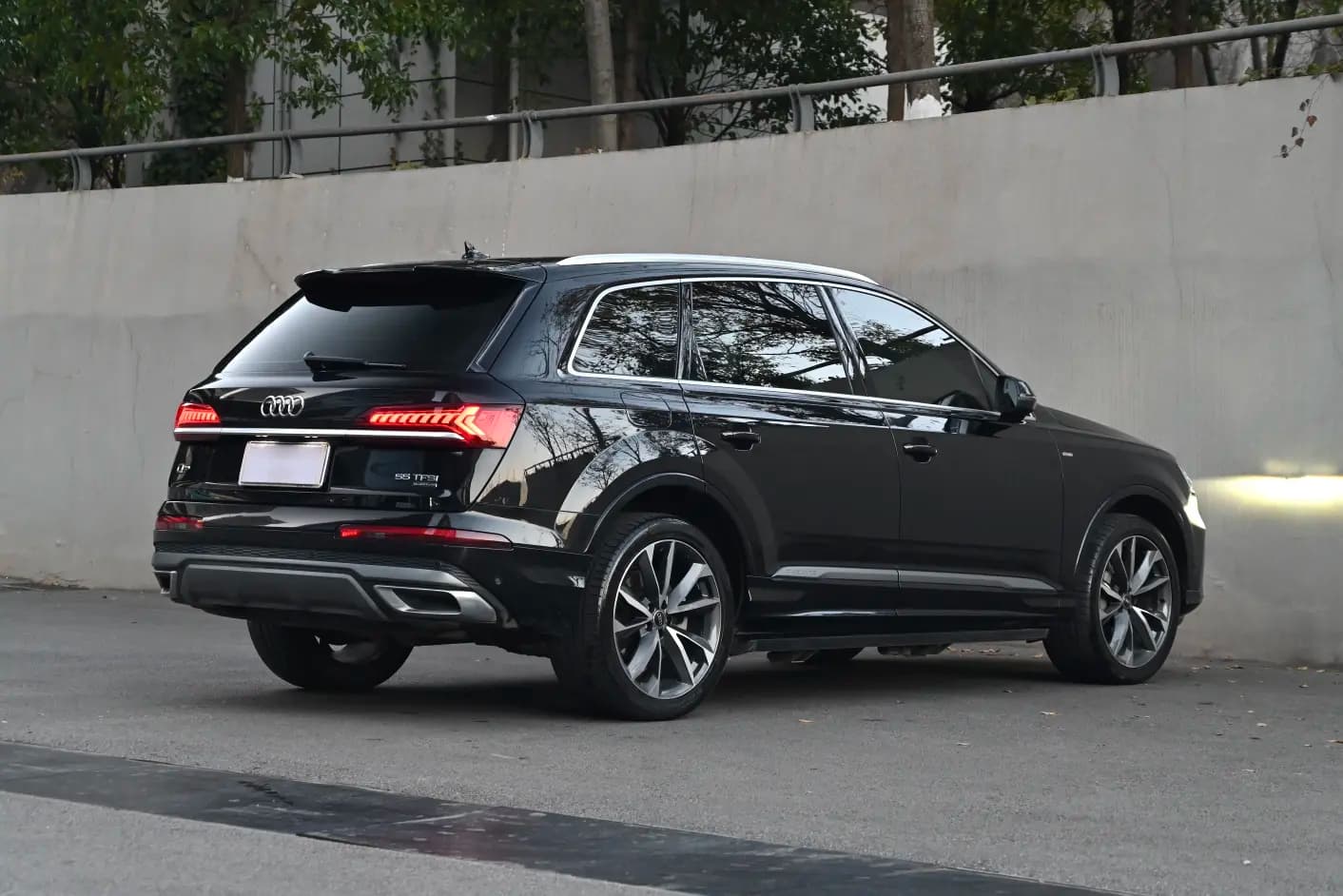 Audi Q7 2022 г. 62033 км. — фото 7