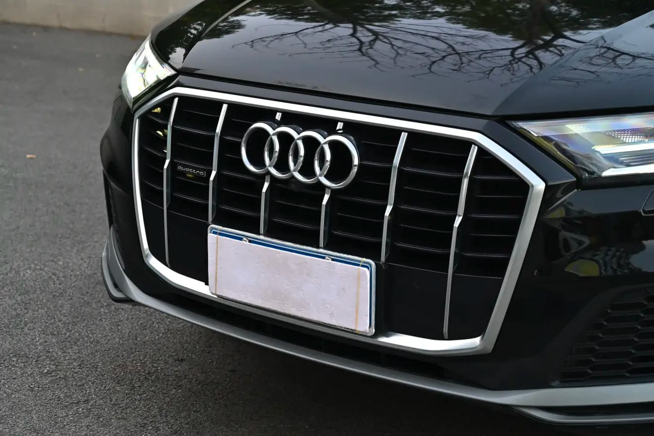 Audi Q7 2022 г. 62033 км. — фото 9