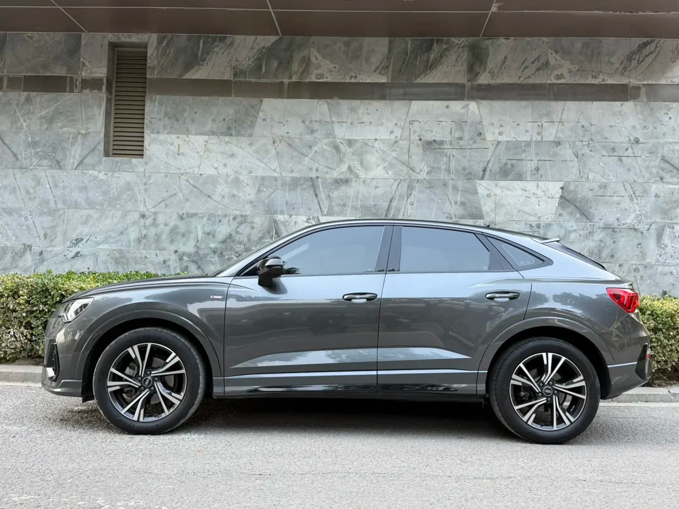 Audi Q3 Sportback 2023 г. 45019 км. — фото 4