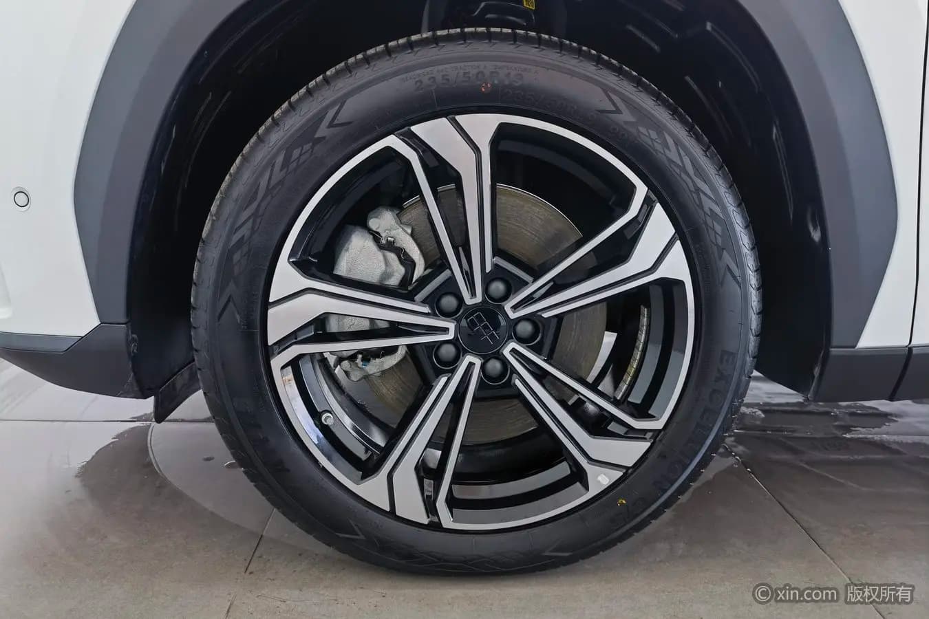 Geely Galaxy L7 2023 г. 4459 км. — фото 11