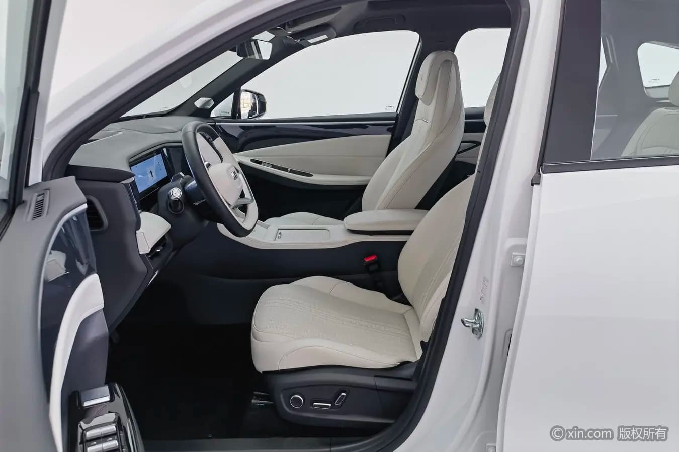 Geely Galaxy L7 2023 г. 4459 км. — фото 16