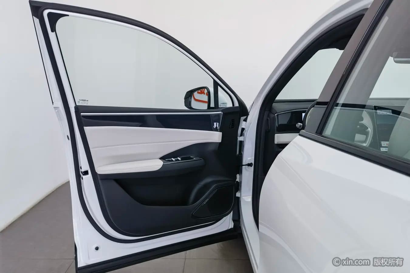 Geely Galaxy L7 2023 г. 4459 км. — фото 20