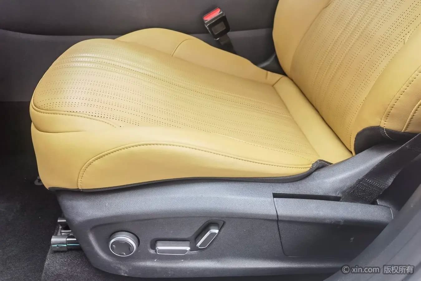 Geely Galaxy L7 2024 г. 15560 км. — фото 13