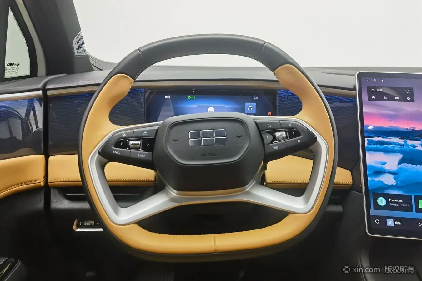 Geely Galaxy L7 2024 г. 15560 км. — фото 10