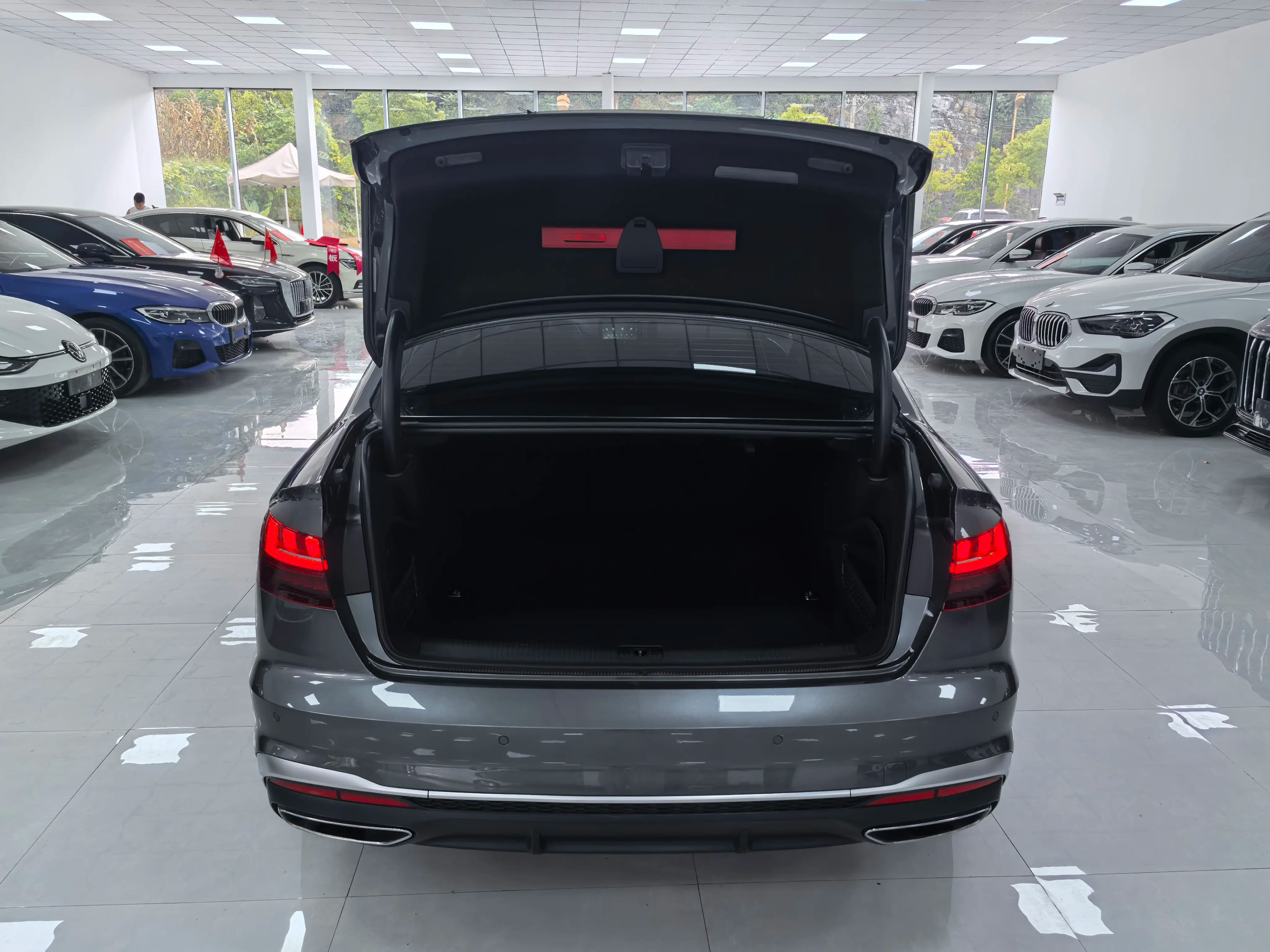 Audi A4L 2022 г. 69091 км. — фото 22