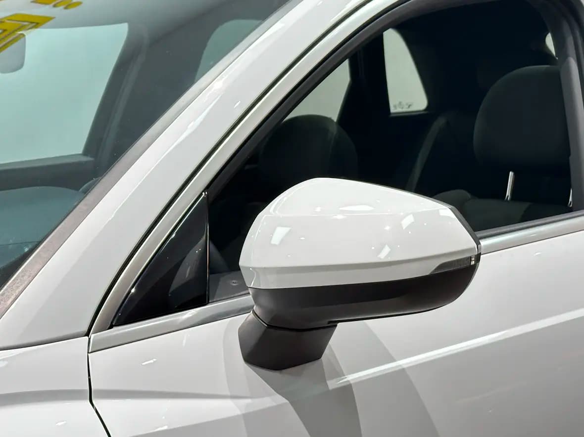 Audi Q3 2023 г. 45800 км. — фото 12