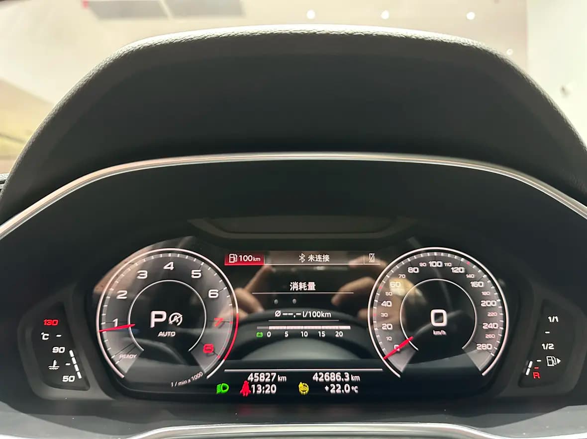 Audi Q3 2023 г. 45800 км. — фото 18