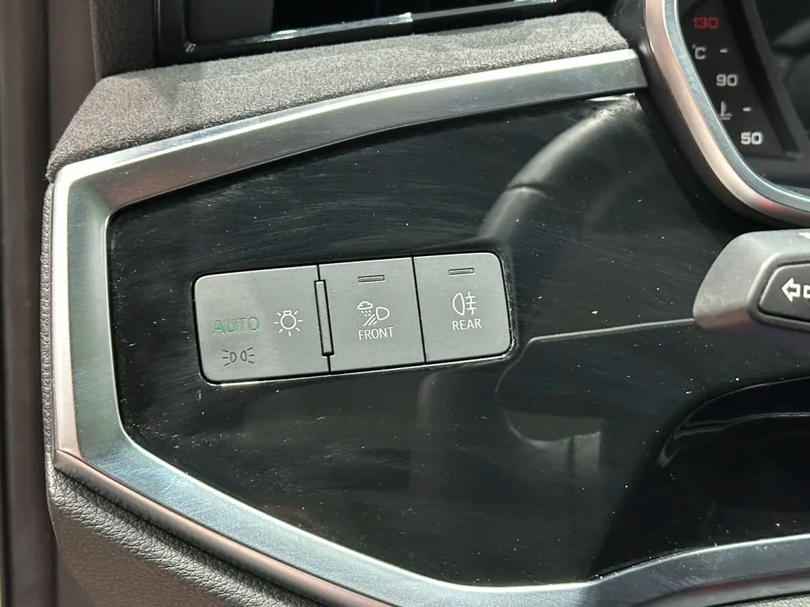 Audi Q3 2023 г. 45800 км. — фото 21