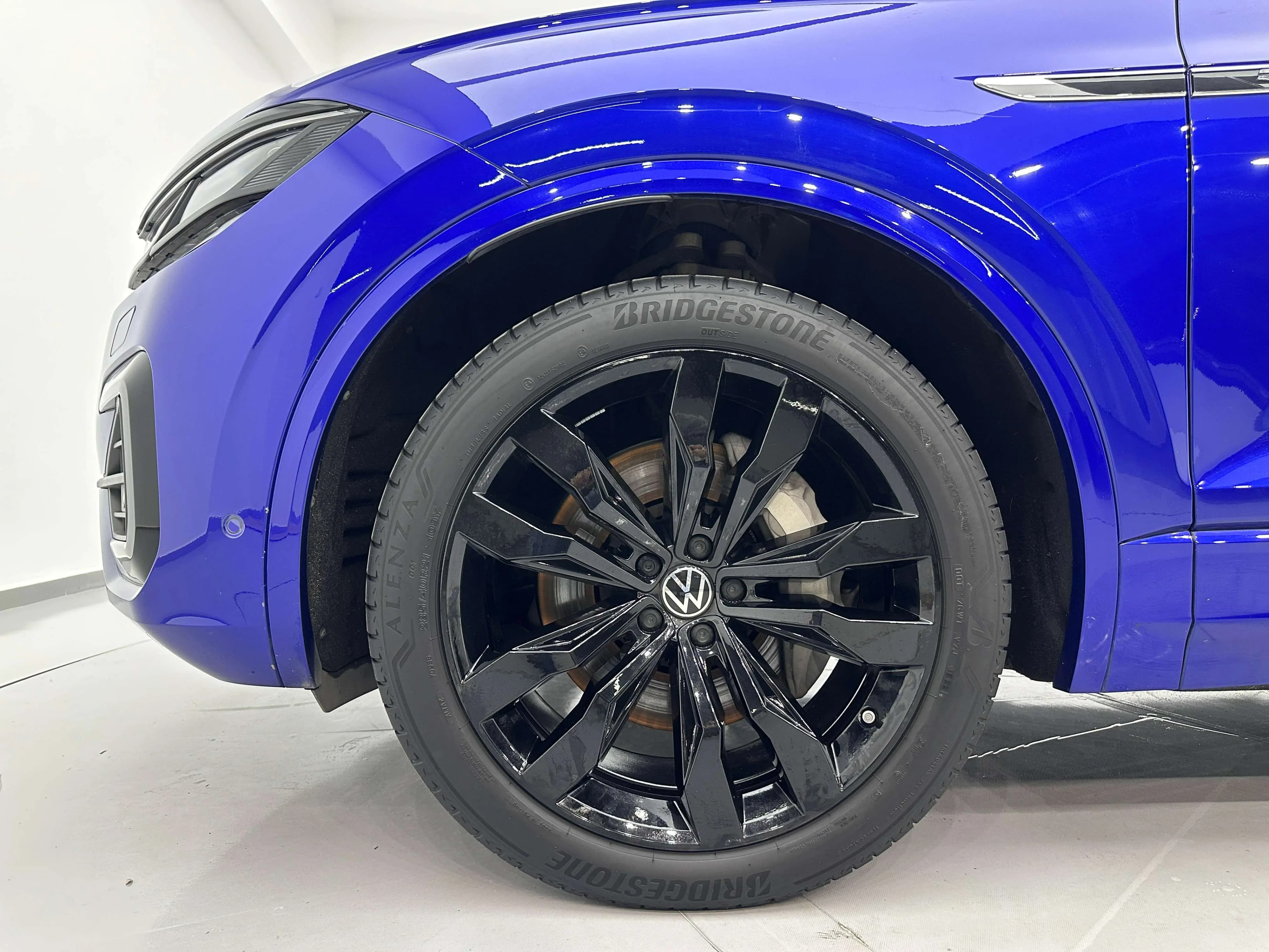 Volkswagen Touareg 2023 г. 33107 км. — фото 13