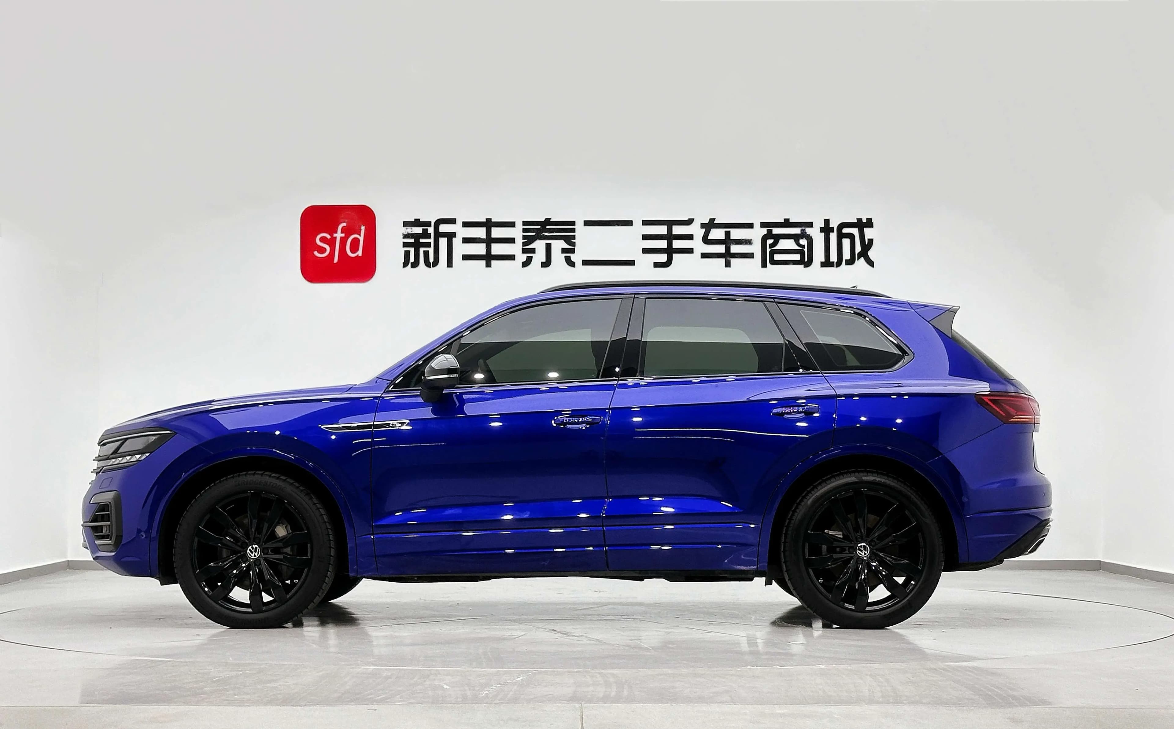 Volkswagen Touareg 2023 г. 33107 км. — фото 3