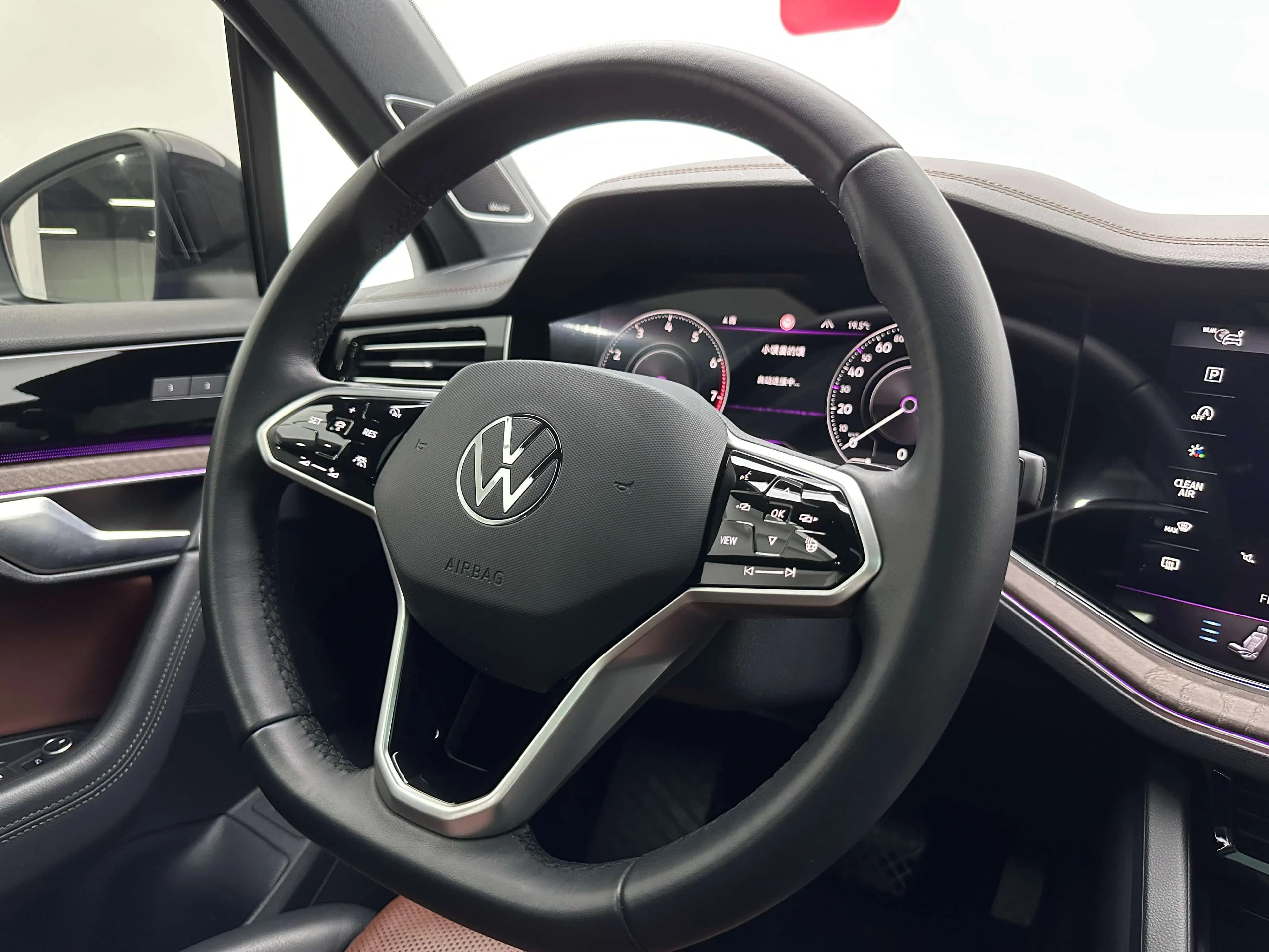 Volkswagen Touareg 2023 г. 33107 км. — фото 25