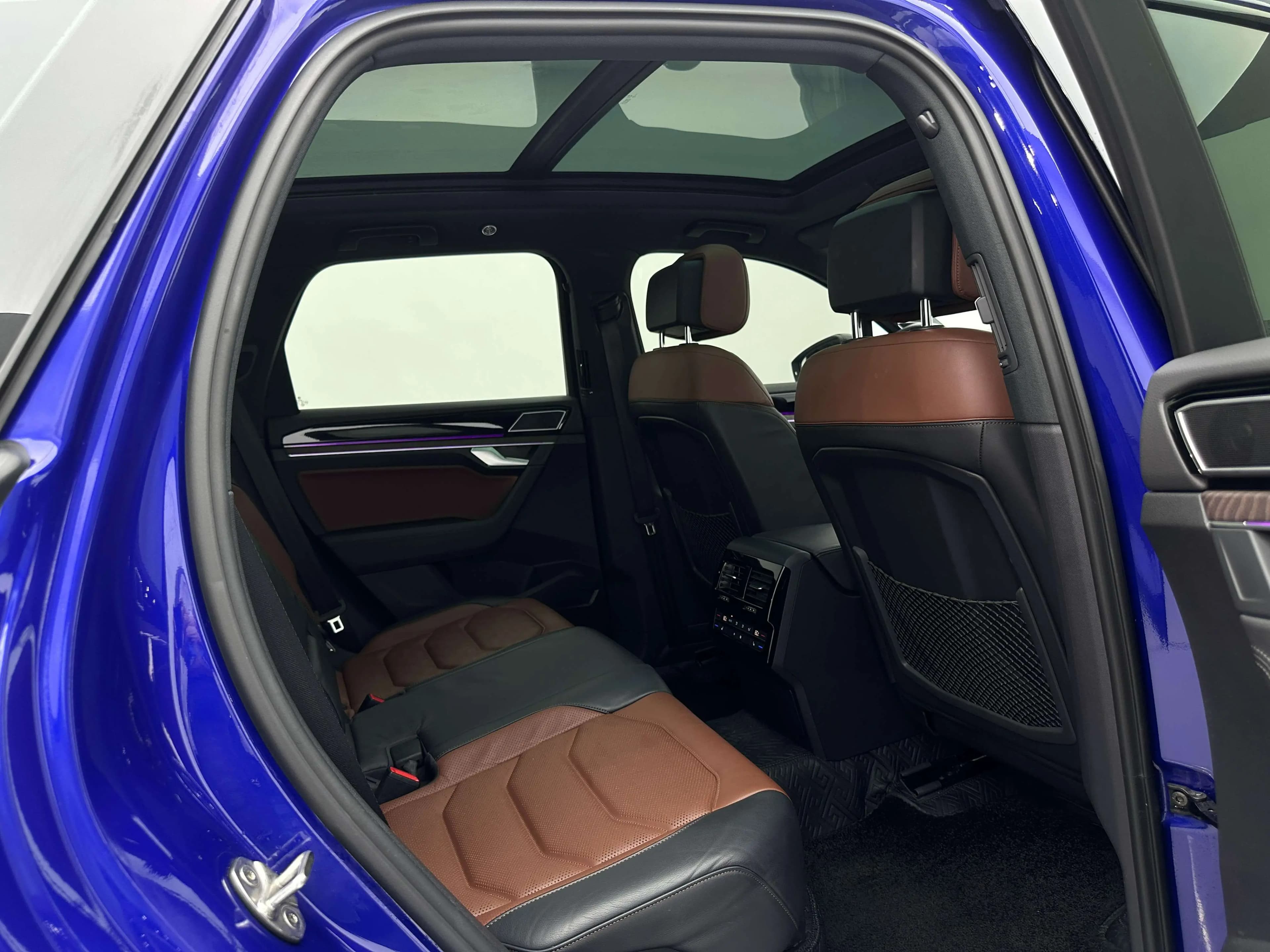 Volkswagen Touareg 2023 г. 33107 км. — фото 28