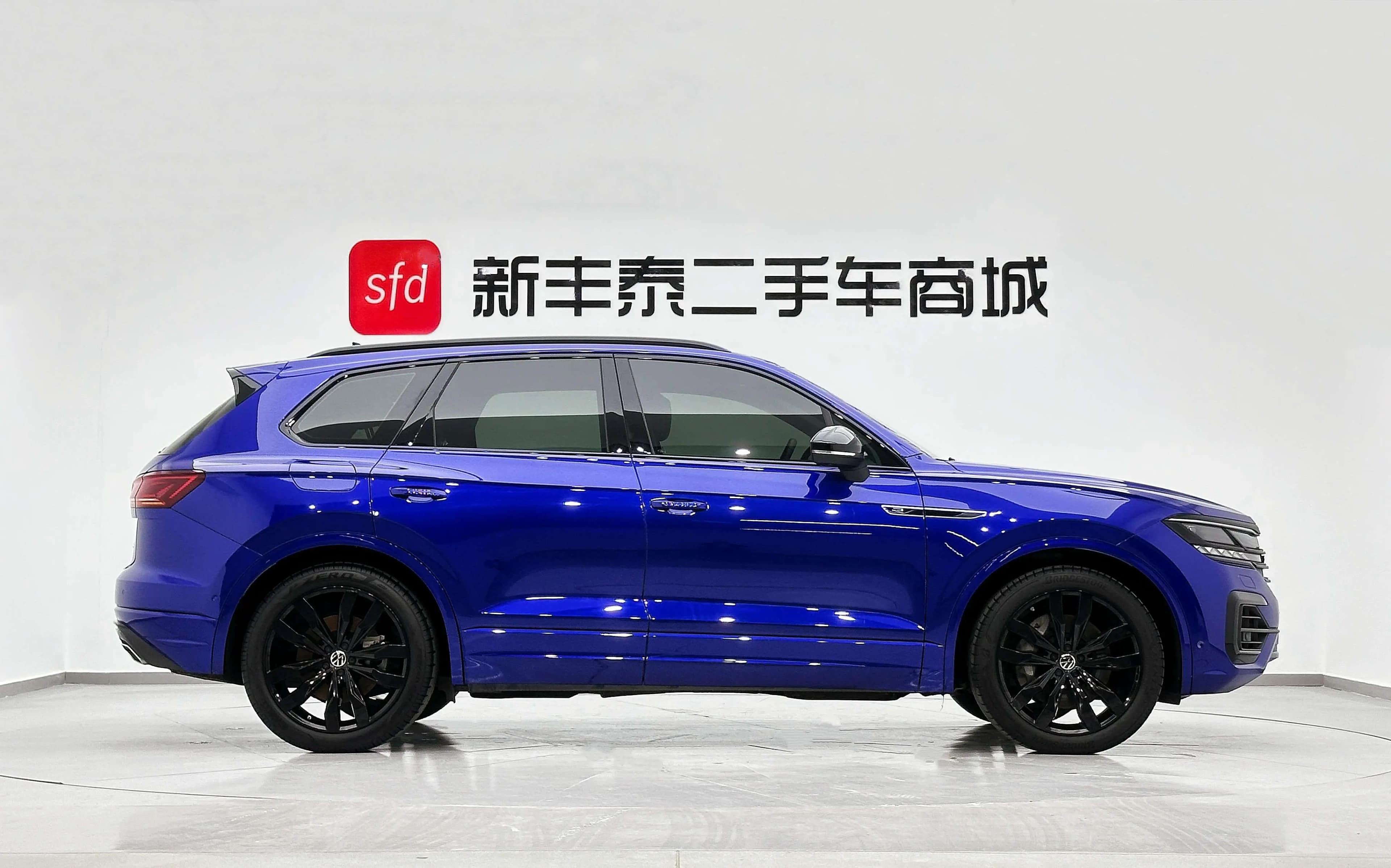 Volkswagen Touareg 2023 г. 33107 км. — фото 7